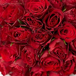 Букет в белой шляпной коробке Amour из 51 красной розы (Кения) Standart